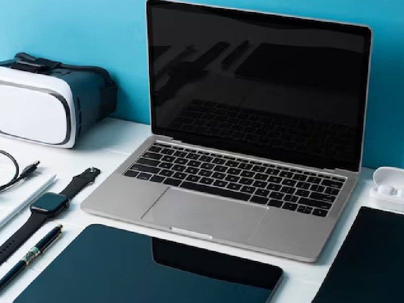 Gadget Grab bin with 6 products